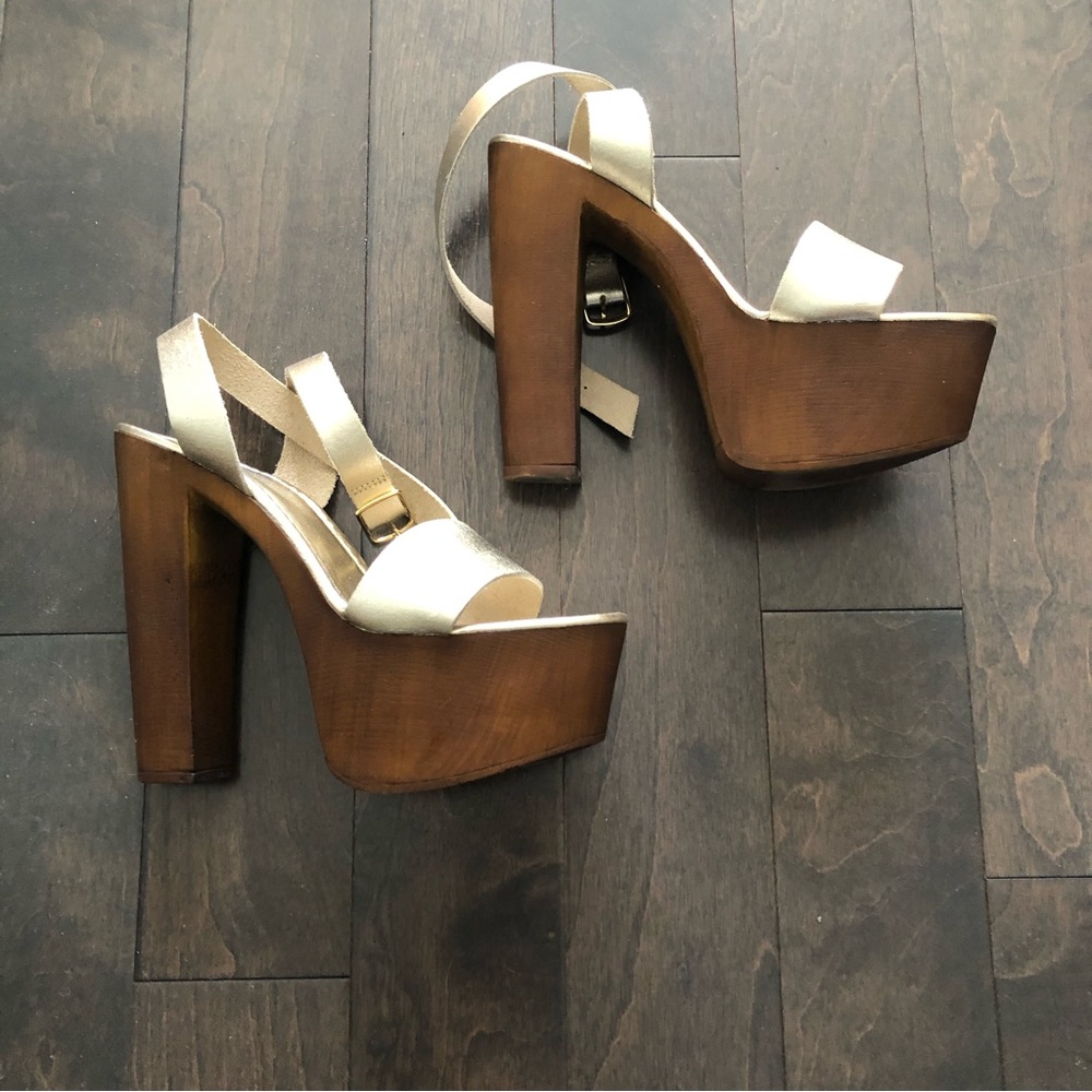 Gold leather platform sandals *worn once